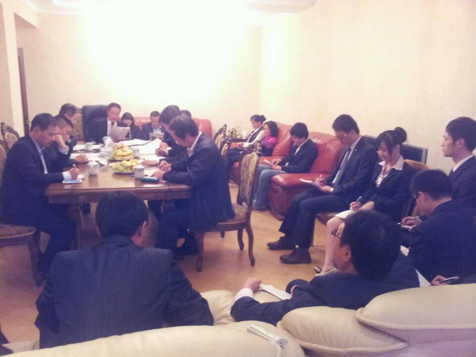 汇赢国际财富集团矿业管理公司在吉国召开工作动员会.jpg